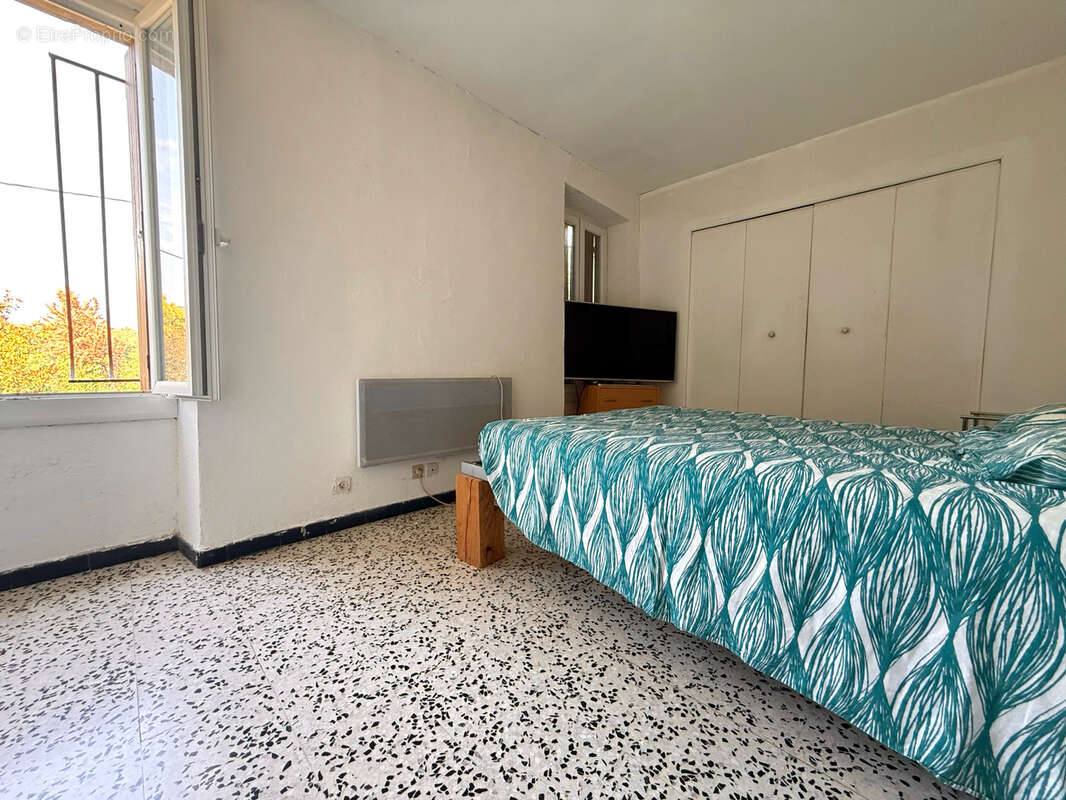 En EXCLUSIVITE Maison de 117m2, 3ch, Jardin de 1610m2 avec forage, carport et stockage. - photo 10
