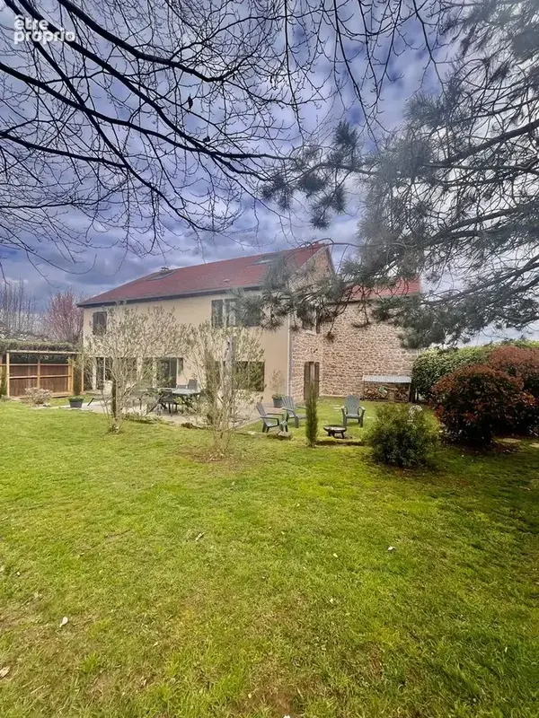 Maison 7 pièces 230 m² à vendre à Lure (70200) - photo 2