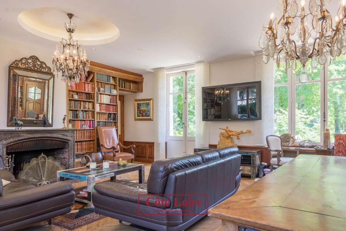 Maison à SAINT-PRYVE-SAINT-MESMIN