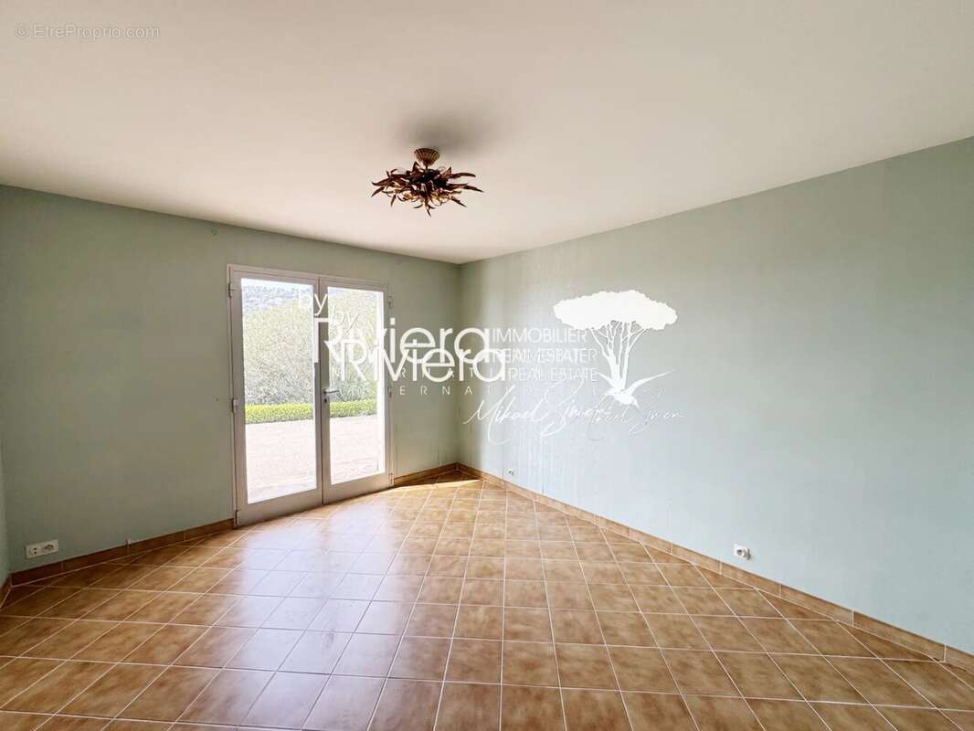 CAVALAIRE - Villa Vue Mer - 6 chambres - Double Garage. - photo 27