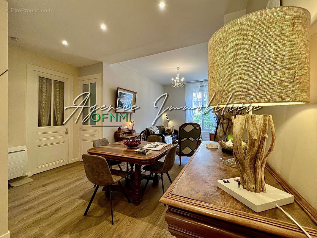 Appartement à SAINT-ETIENNE