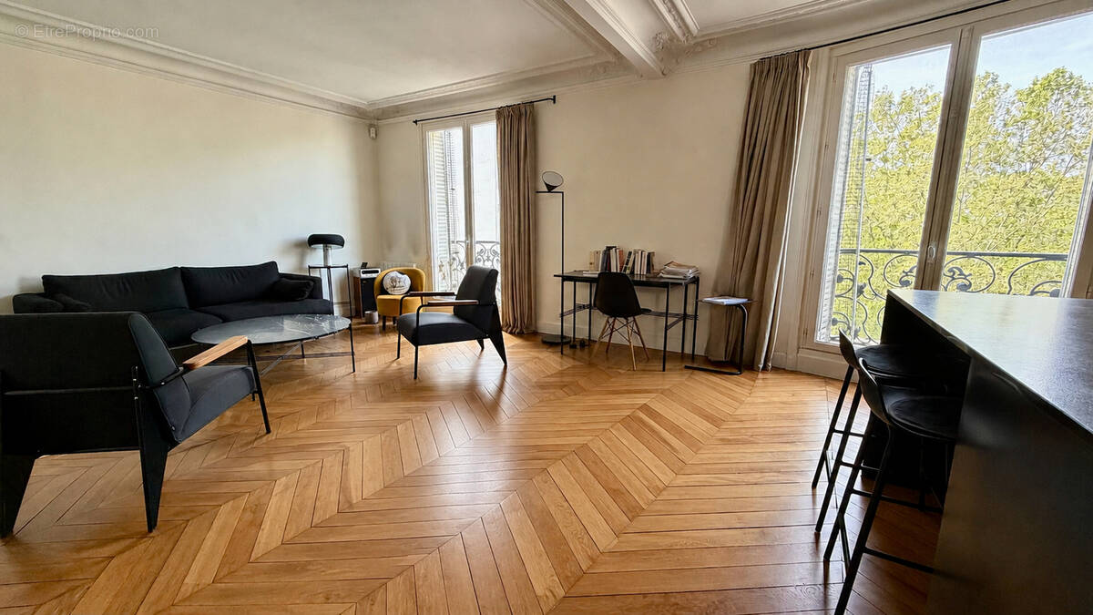 Appartement à PARIS-10E