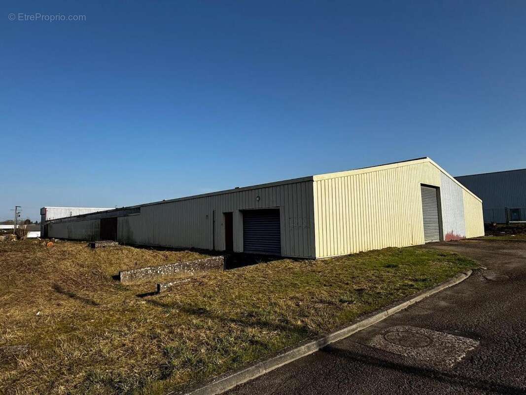 Photo 3 - Commerce à ETAIN