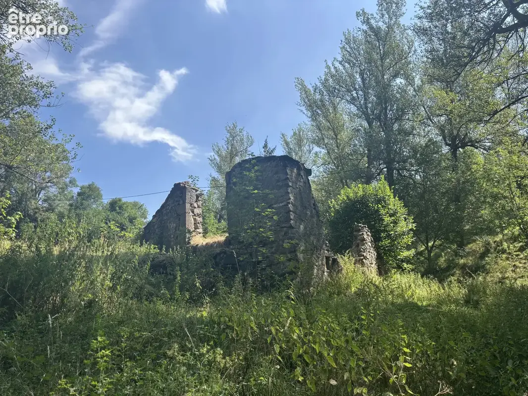 Exclusivité - terrain de 1 716 m² avec deux ruines en pierre - photo 4