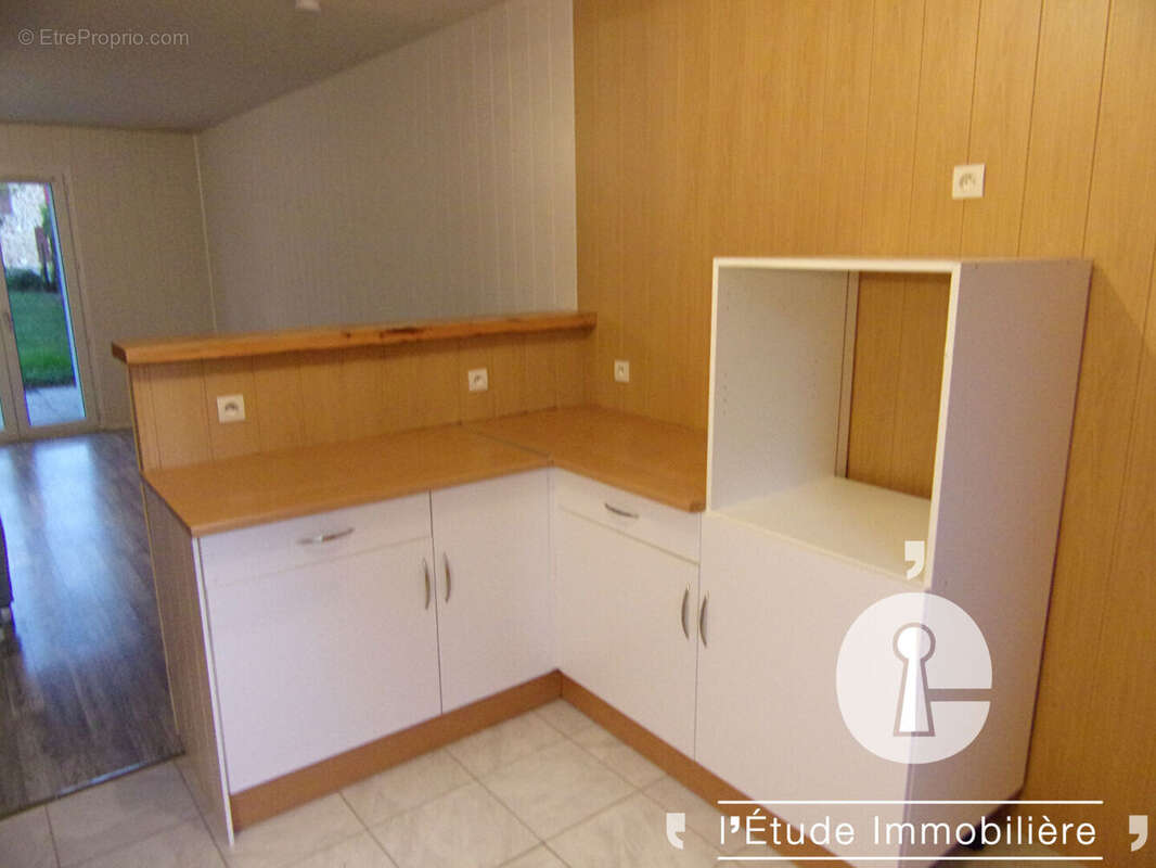 Maison à MESLAY-DU-MAINE