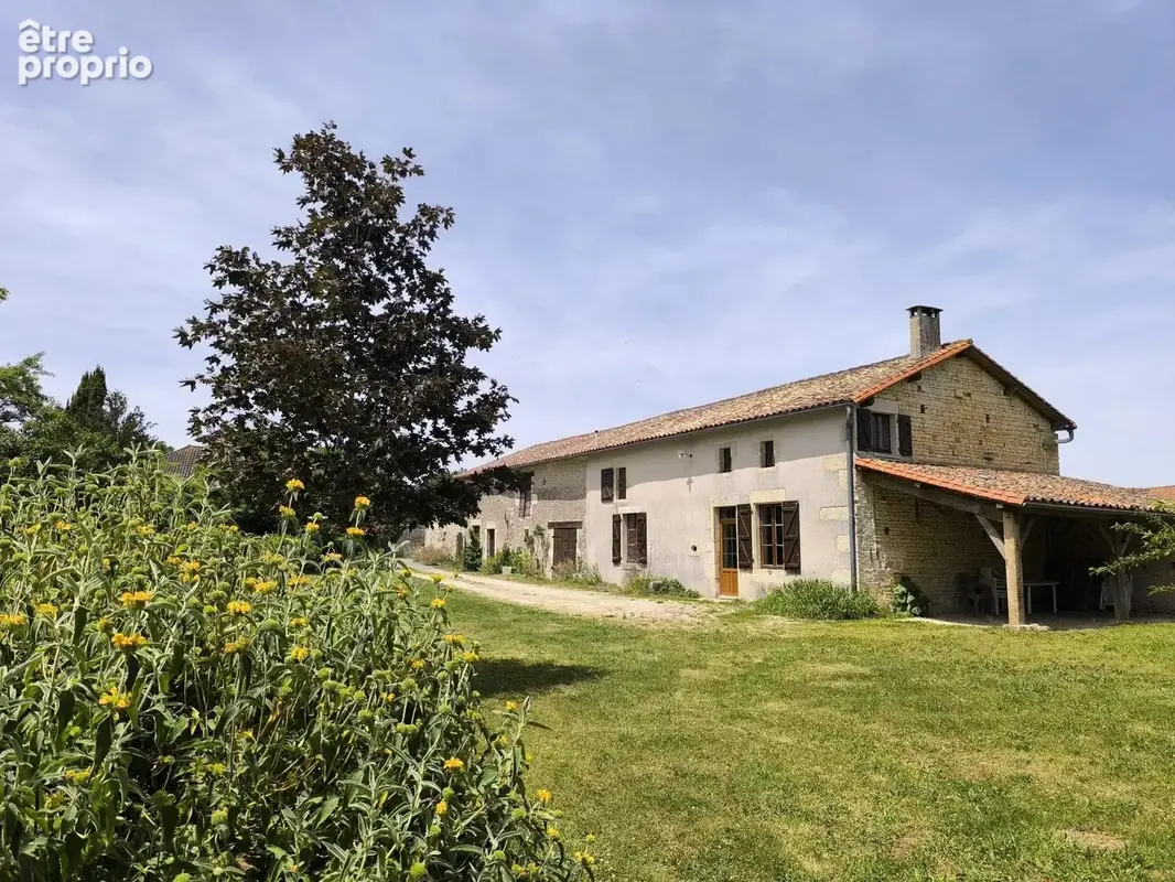 Maison à PIOUSSAY