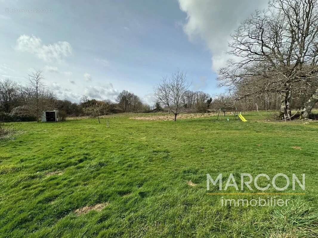 Maison à SAINT-AGNANT-DE-VERSILLAT