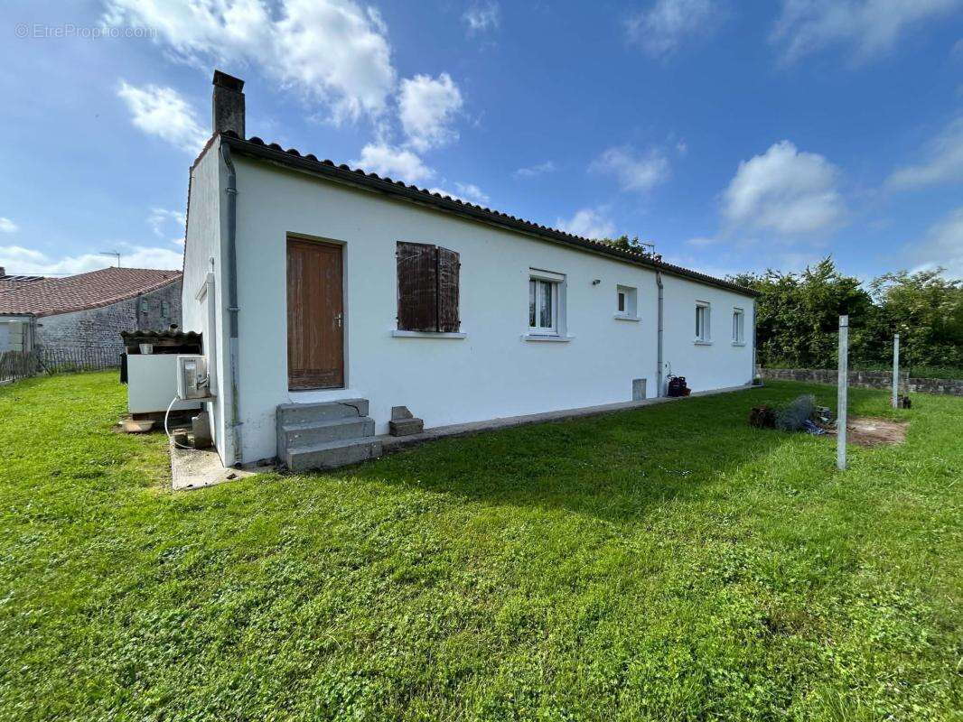 Maison à LES ESSARDS