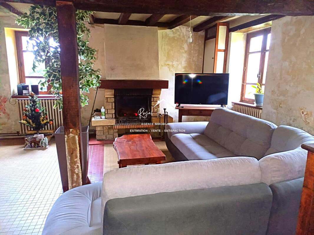 Maison à YZEURES-SUR-CREUSE