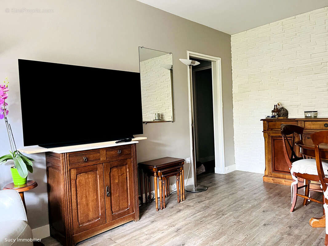 Appartement à CHENNEVIERES-SUR-MARNE