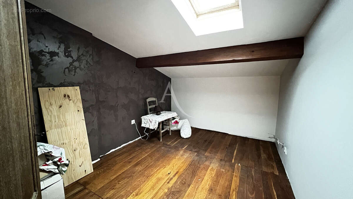 Maison Le Gua 9 pièces 6 chambres dépendance - photo 18