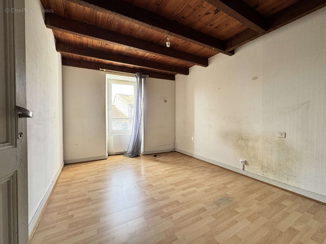 Maison à BARBEZIEUX-SAINT-HILAIRE