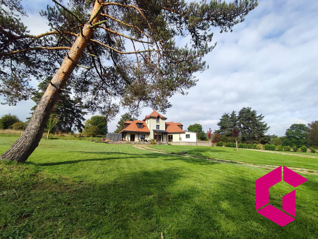 Maison à SAINT-ALYRE-D'ARLANC