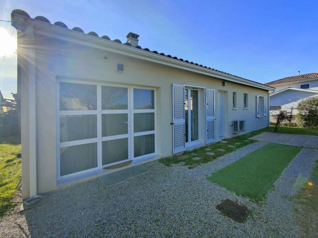 Maison à CASTRES-GIRONDE