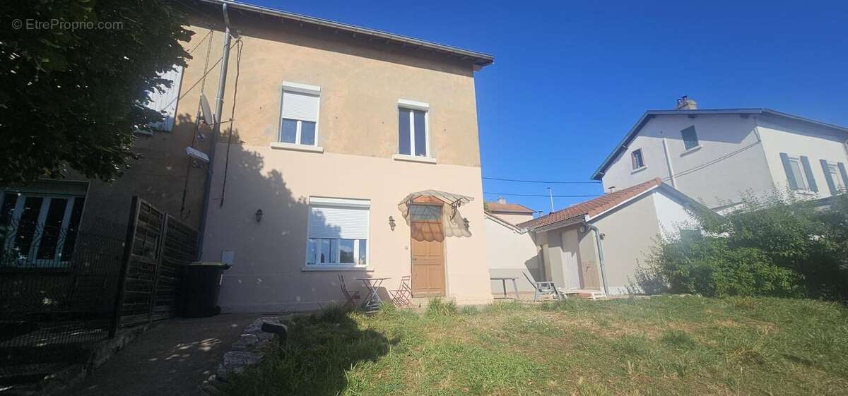 Maison à SAINT-PIERRE-LA-PALUD