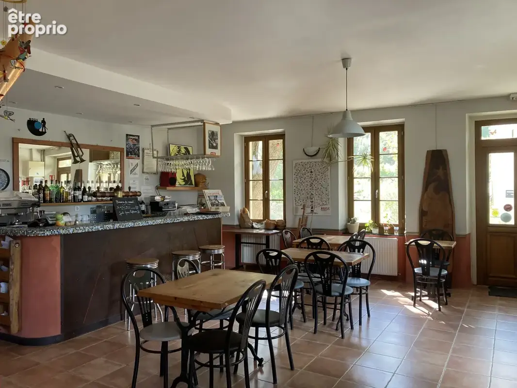 secteur Couiza, maison rénovée avec jardin, 4 chambres, 4 salles d'eau, sejour/salon 80m2, autres pièces et dé - photo 4