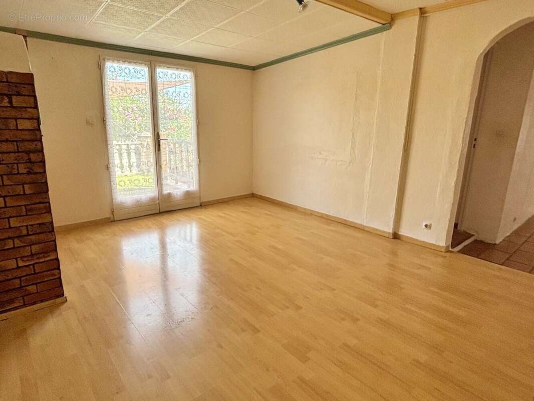 Maison à ROQUEBRUNE-SUR-ARGENS