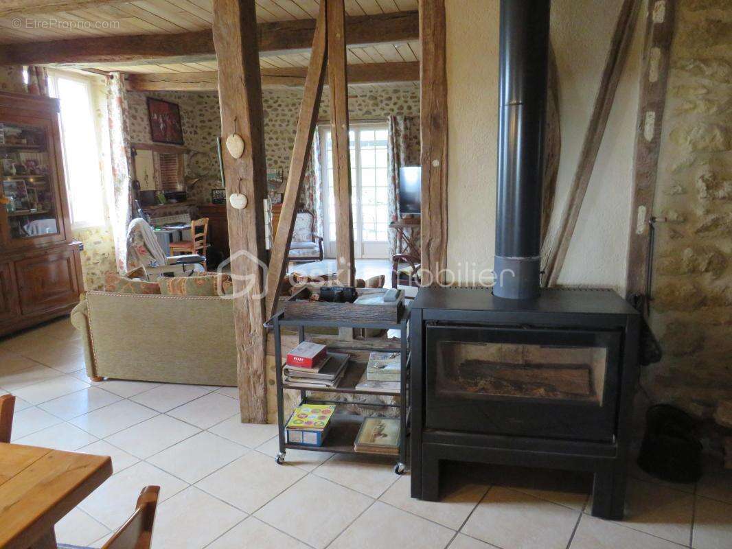 Maison de Caractère Rénovée 7 pièces de 231 m² au calme - photo 10