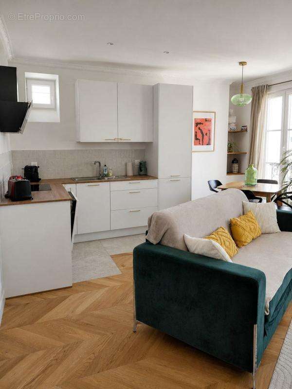 Appartement à PARIS-17E