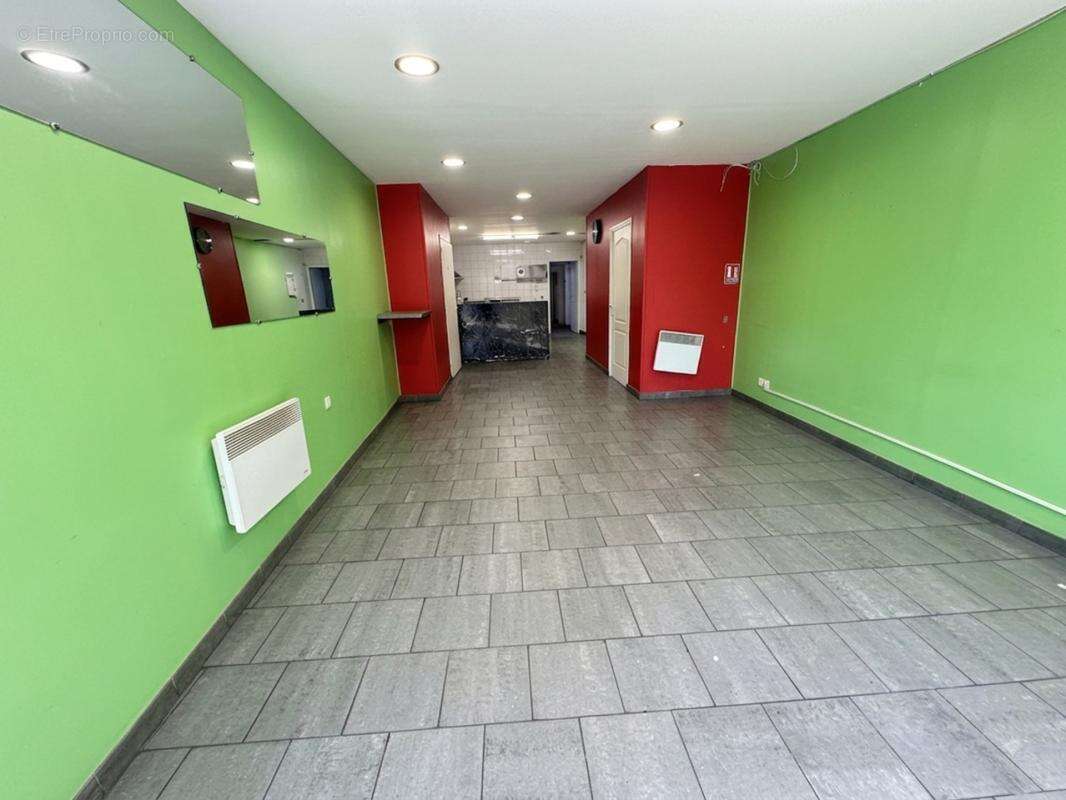 Ensemble immobilier 2 appartements+local commercial - photo 7