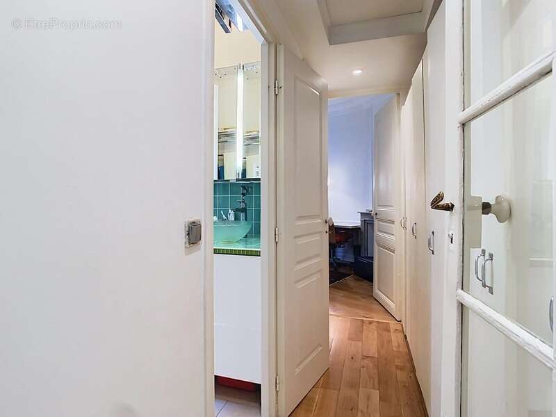 Appartement à PARIS-17E