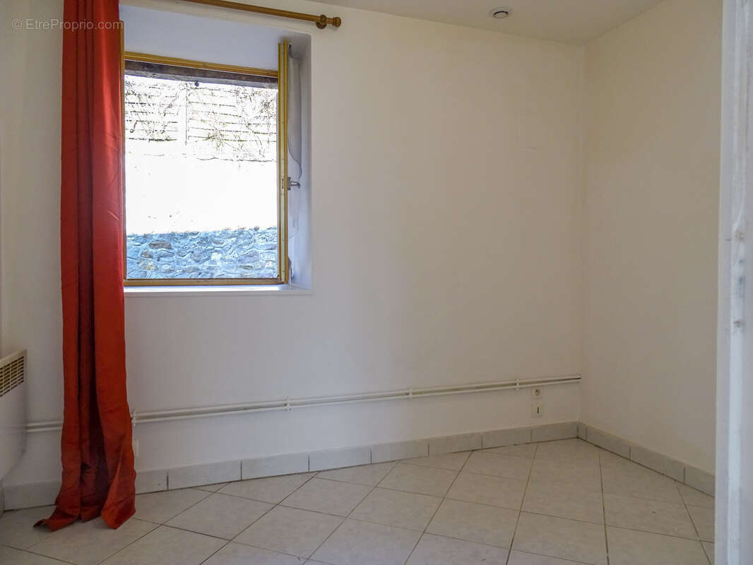 Maison à DUN-LE-POELIER