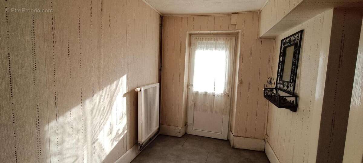 Maison à CONFLANS-SUR-LANTERNE