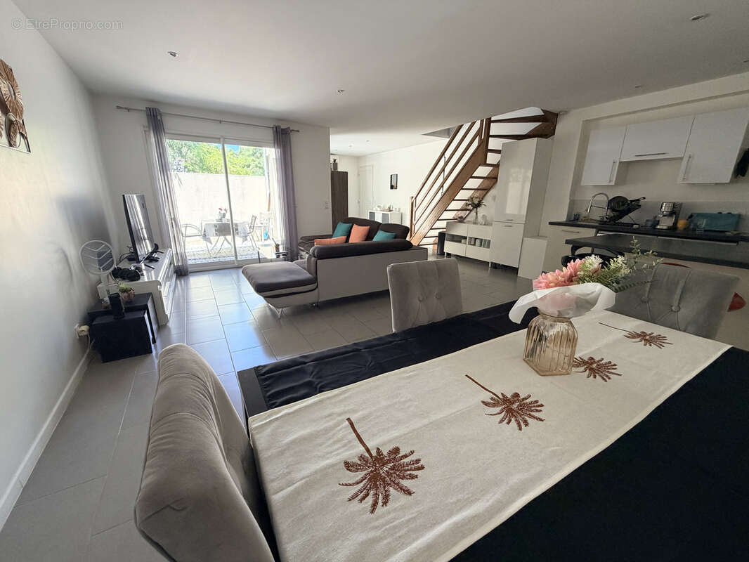 Appartement à SAINT-PAUL-ET-VALMALLE