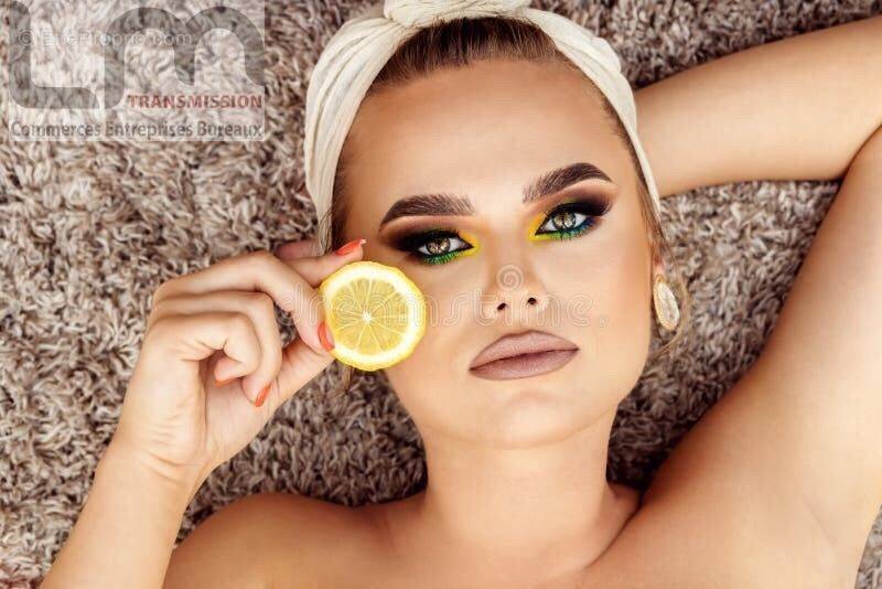 Commerce à PARIS-9E