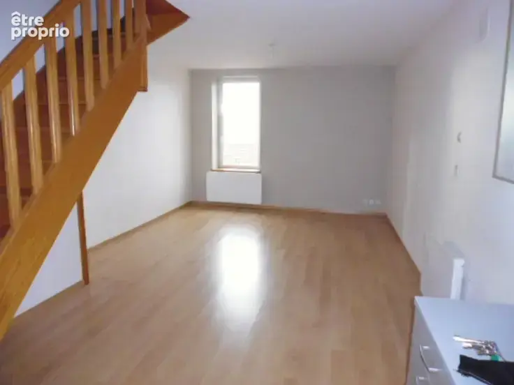 Ensemble immobilier - centre ville - 4 appartements + 1 local commercial - photo 2