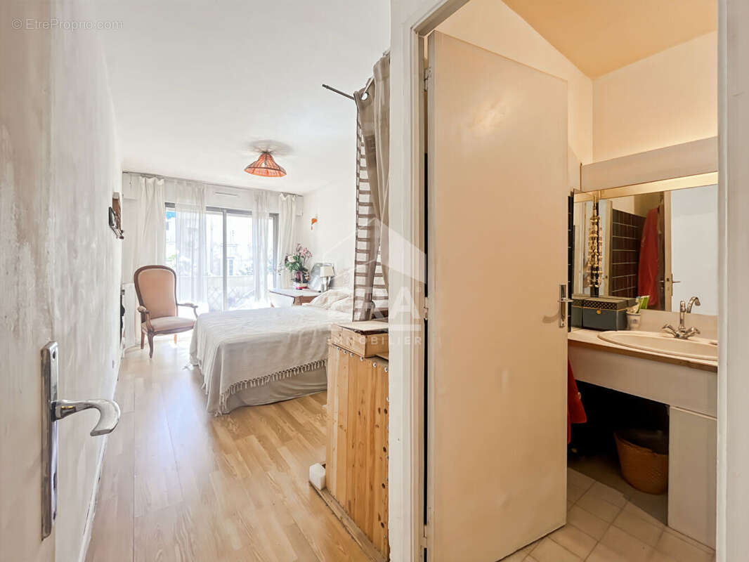 Appartement à MARSEILLE-4E