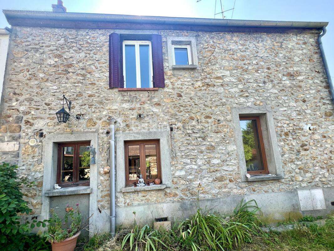 Maison à JANVILLE-SUR-JUINE