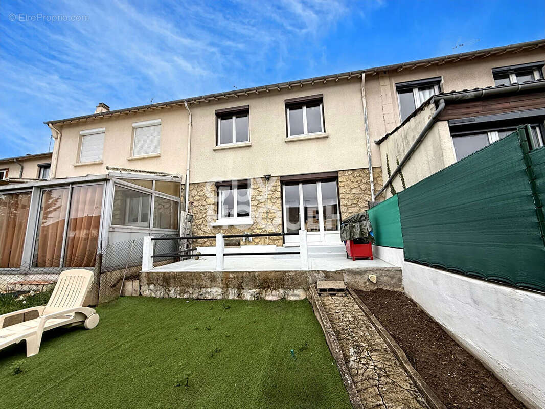 Maison à MANTES-LA-VILLE