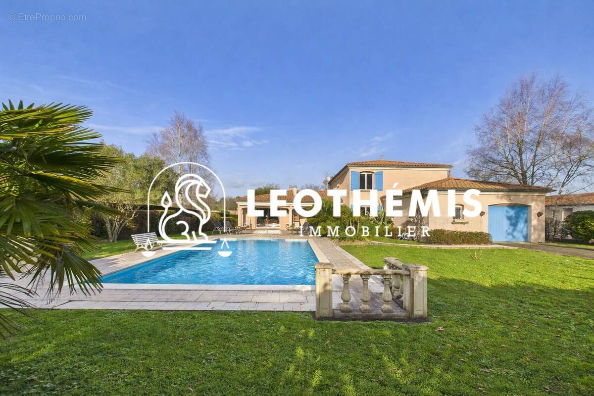 Maison à LES MATHES