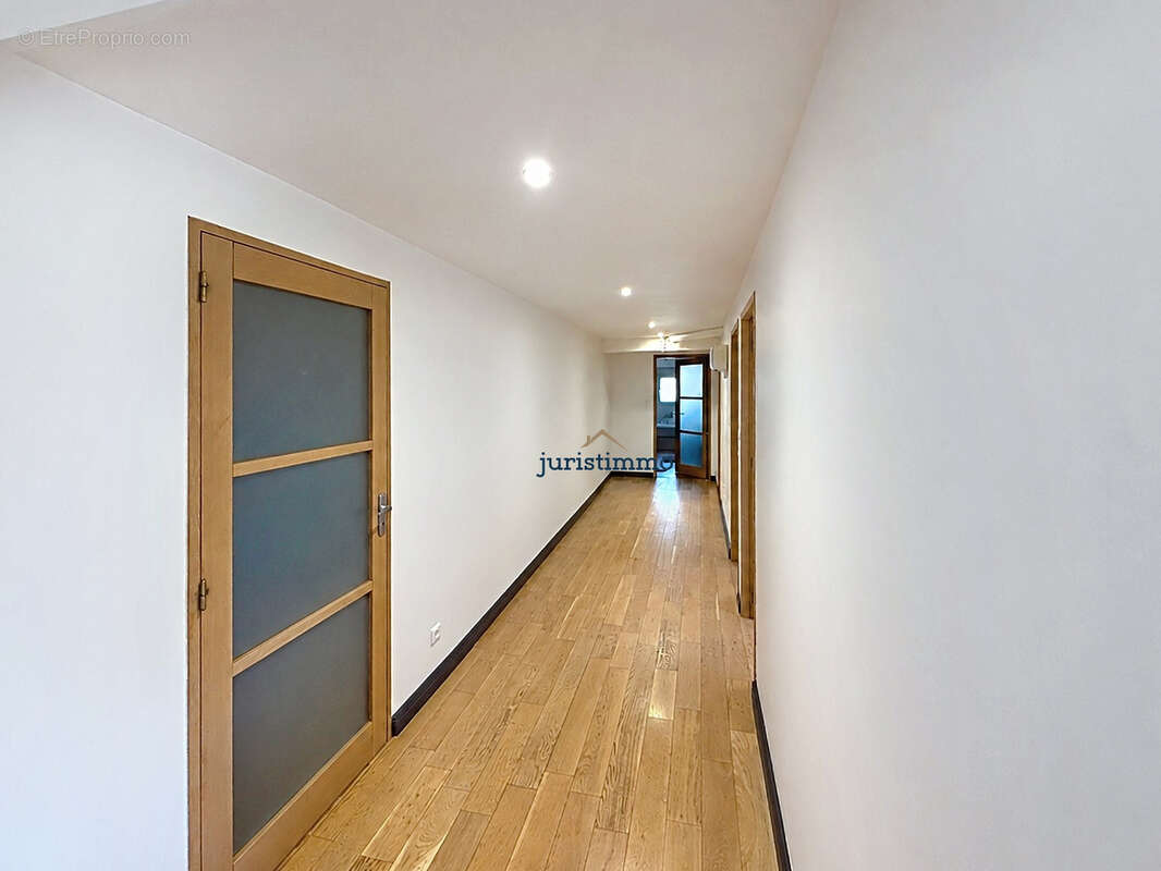 Appartement à CAMARET-SUR-AIGUES