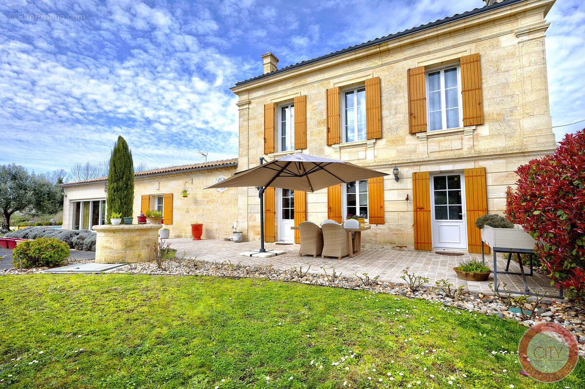Maison à AMBARES-ET-LAGRAVE