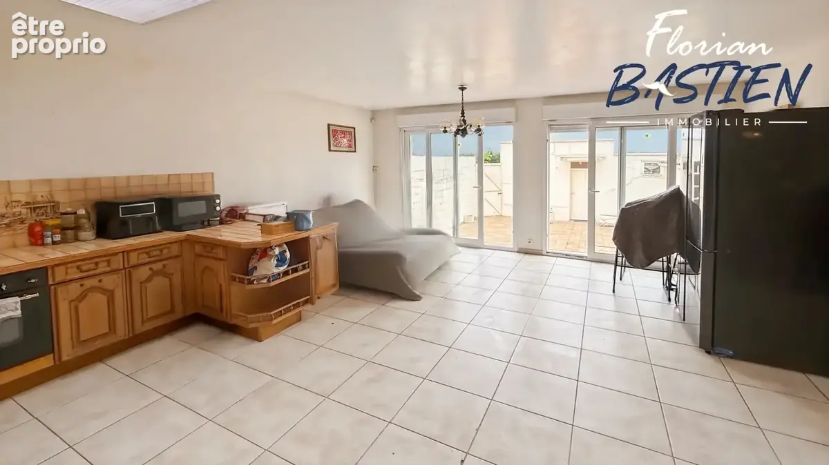 140 m², 4 chambres, un jardin, des dépendances… et une vraie vie de famille à imaginer à La Sentinelle ! - photo 2