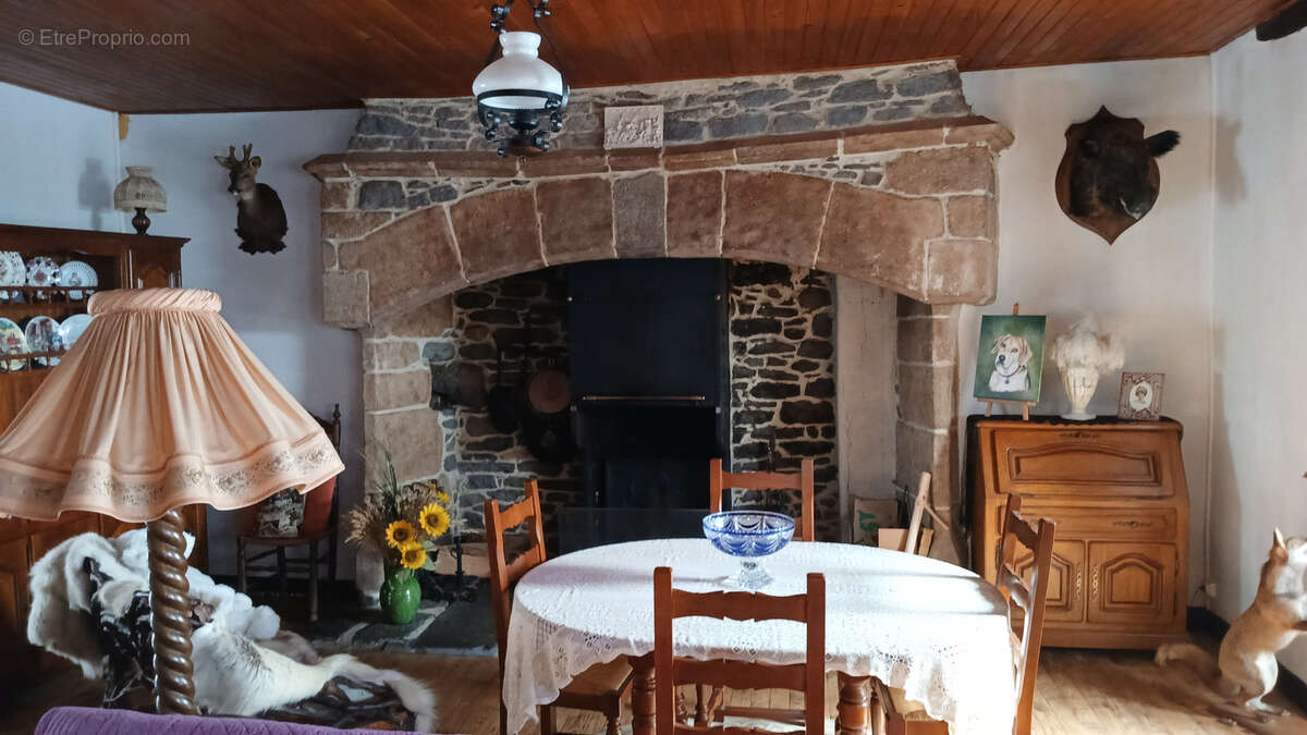 Maison à CHAUSSENAC