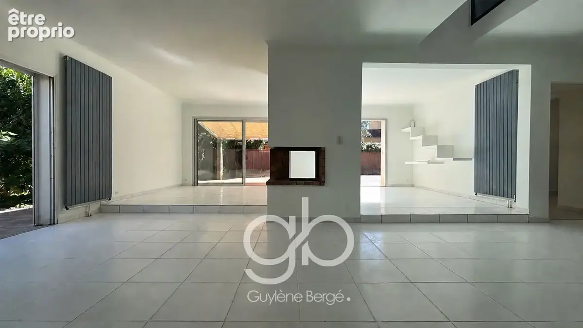 Pérols   Maison familiale atypique avec piscine - photo 5