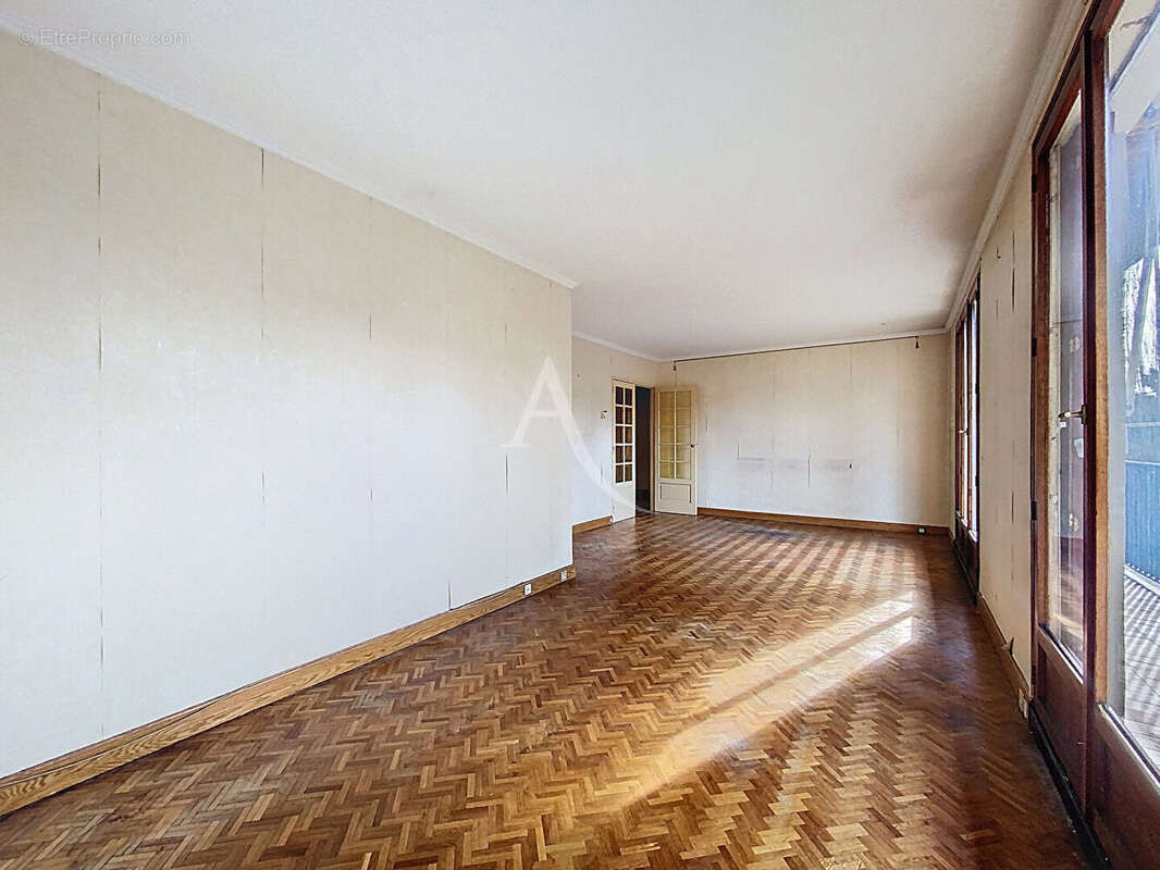 Appartement à MAREIL-MARLY