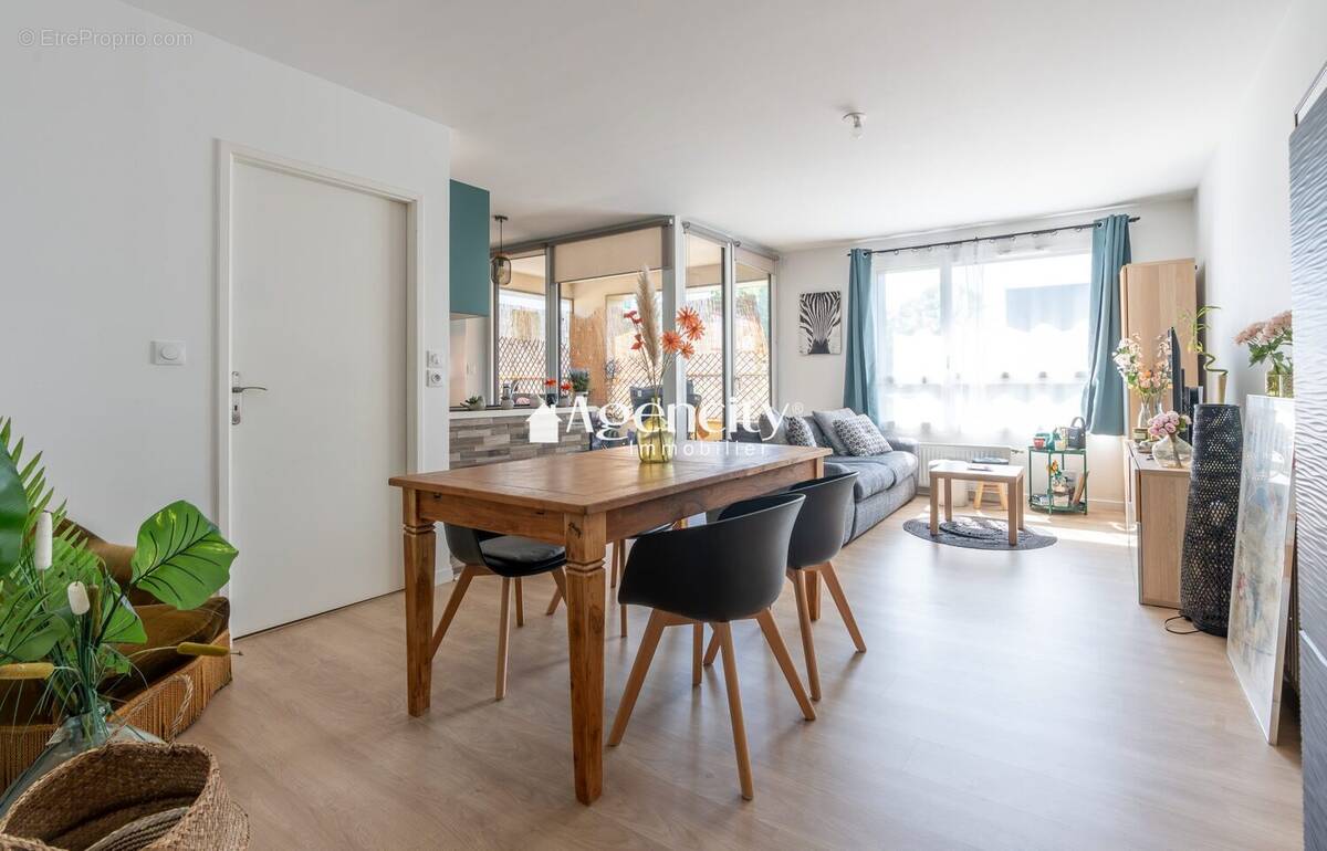 Appartement à TORCY
