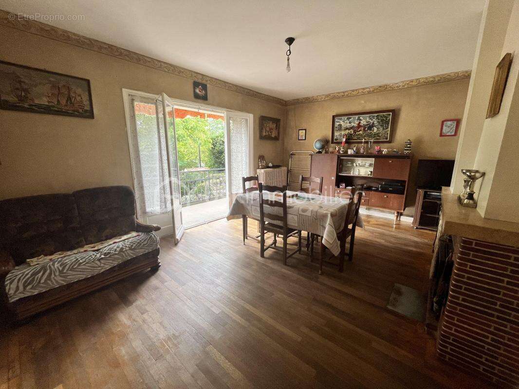 Rare sur le marché : Pavillon de plain-pied sur sous-sol complet avec balcon et vue imprenable sur la Loire - photo 12
