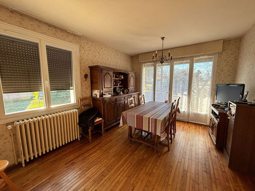 Maison à SAINT-MARTIN-L'ARS