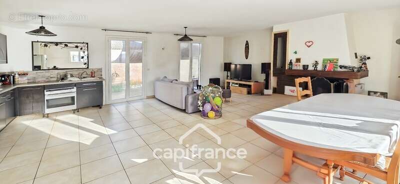 Maison à SOLLIES-VILLE