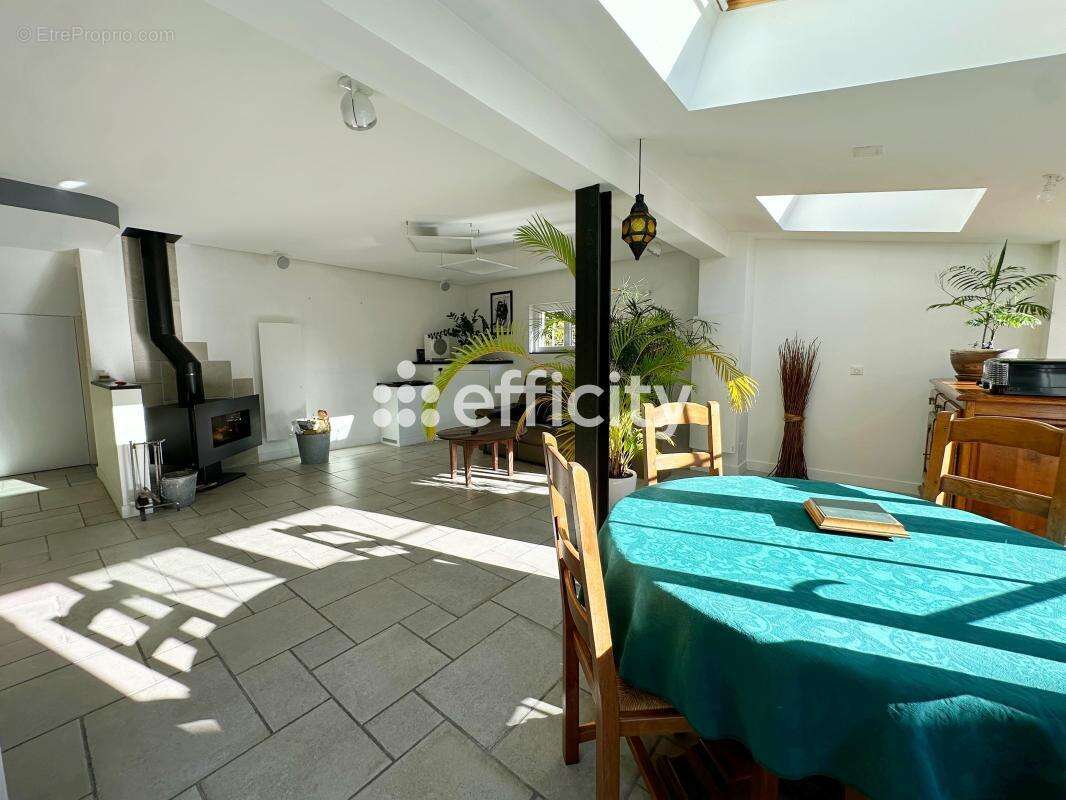 Maison à AULNAY-SOUS-BOIS