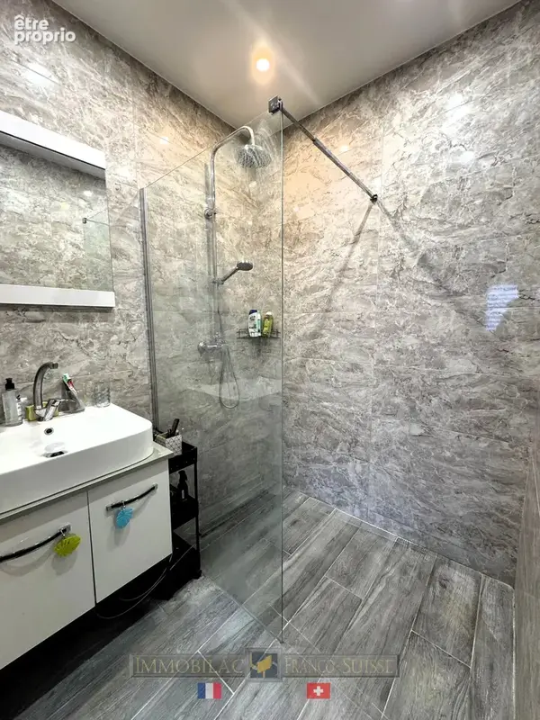 EXCLUSIVITE - Maison T5 contemporaine avec suite parentale, terrasse et garage à Scionzier. - photo 4