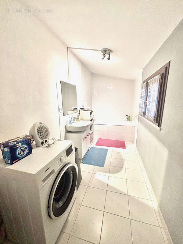 Appartement à L'ARBRESLE