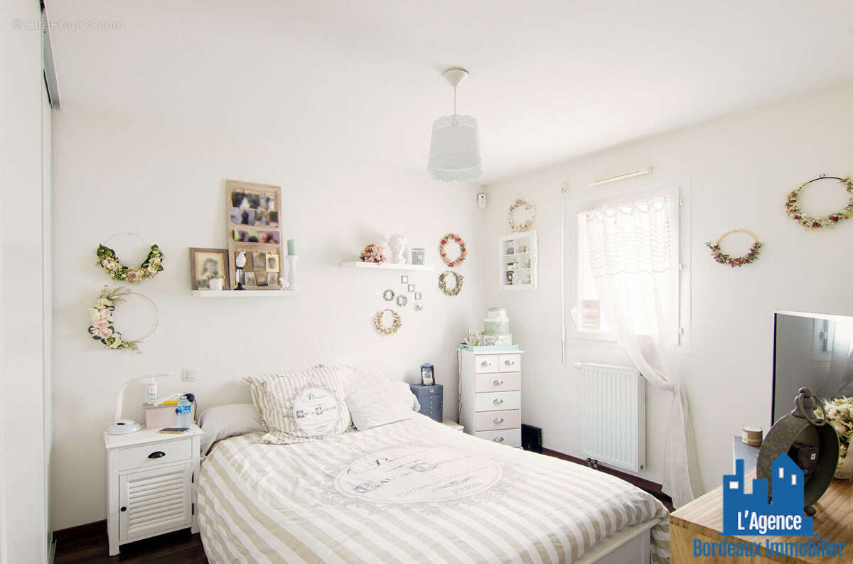 Appartement à VILLENAVE-D'ORNON