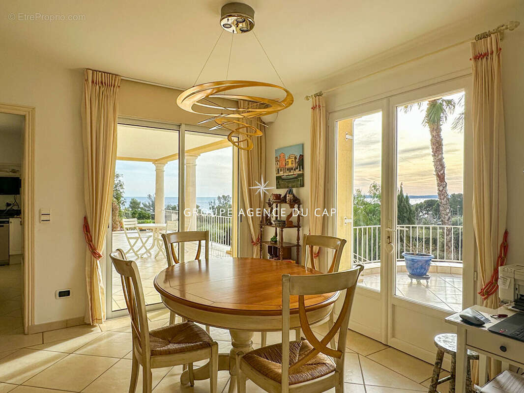 Maison à LES ISSAMBRES