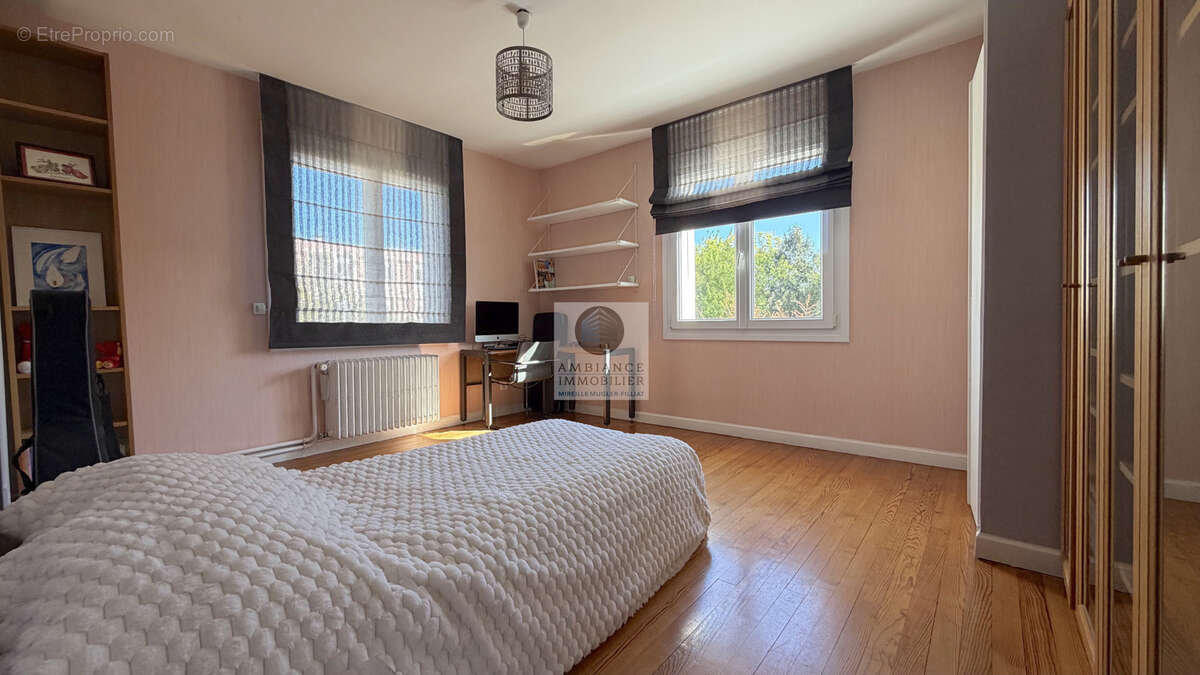 Maison à GUILHERAND-GRANGES